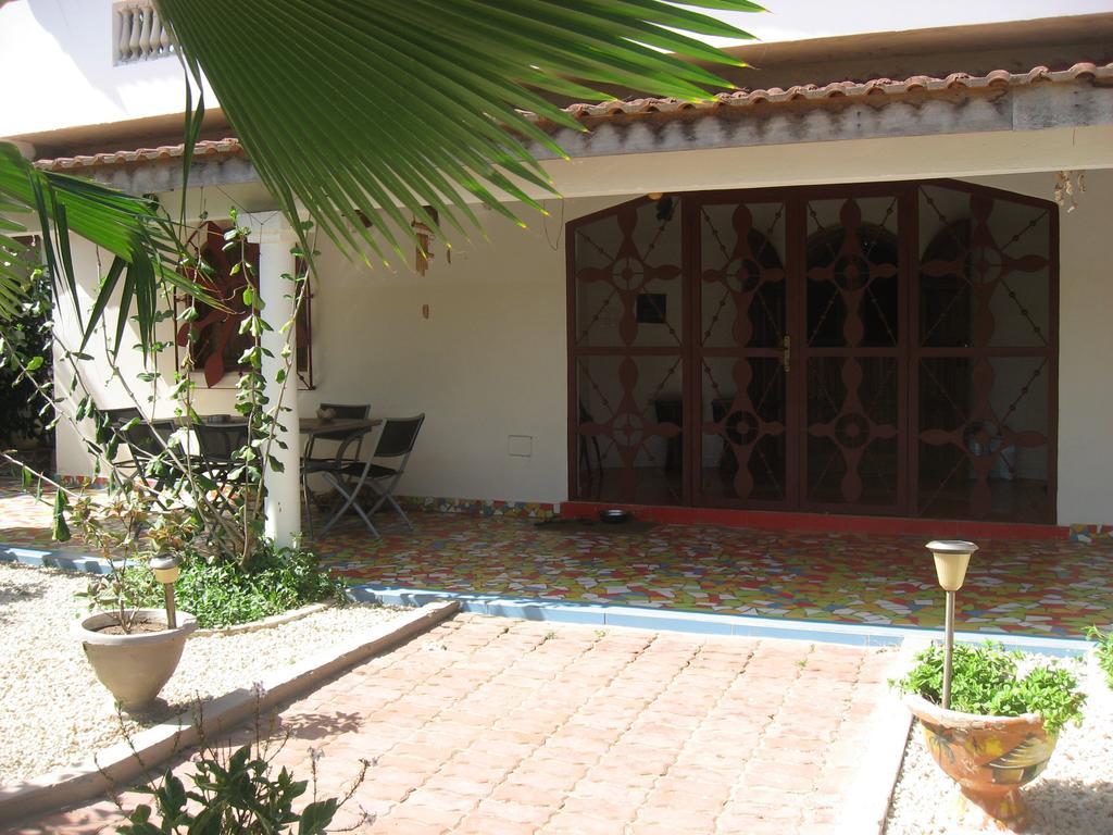 Babao Hotel M'Bour Bagian luar foto