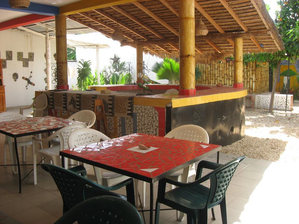 Babao Hotel M'Bour Bagian luar foto