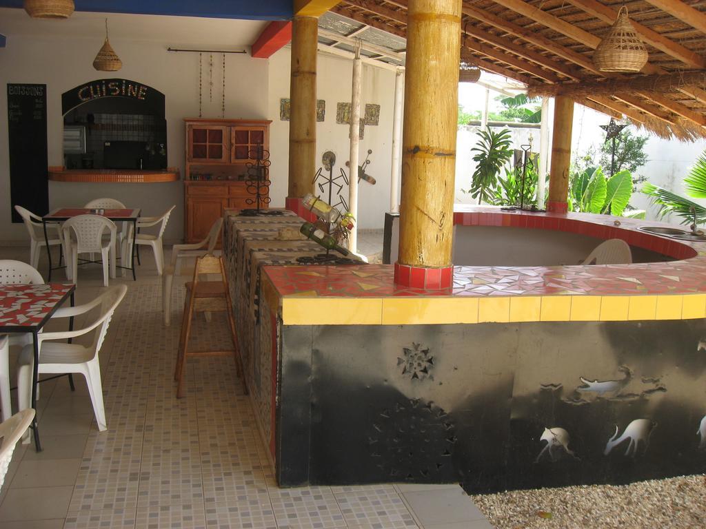 Babao Hotel M'Bour Bagian luar foto