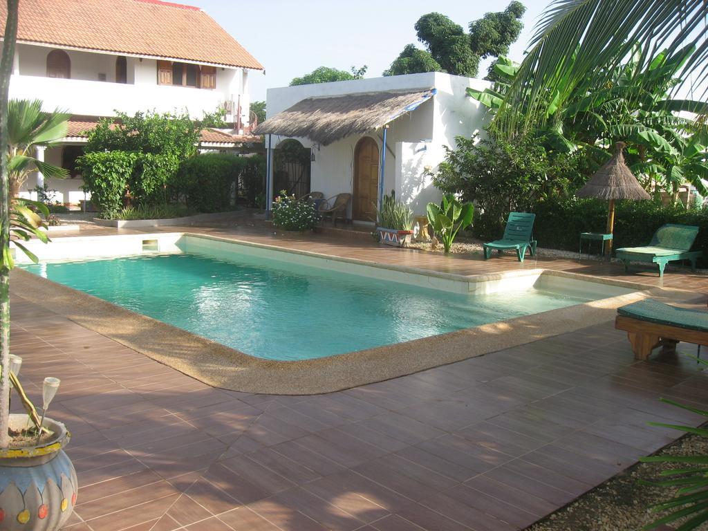 Babao Hotel M'Bour Bagian luar foto