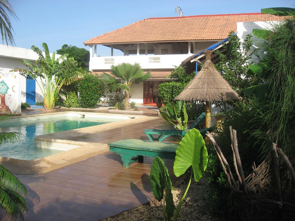 Babao Hotel M'Bour Bagian luar foto