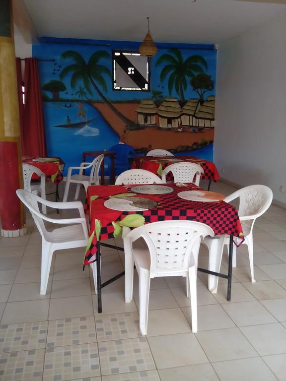 Babao Hotel M'Bour Bagian luar foto