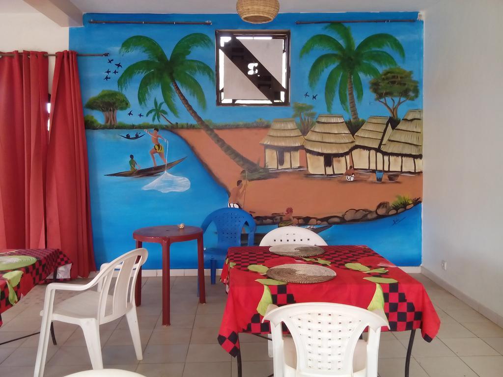 Babao Hotel M'Bour Bagian luar foto